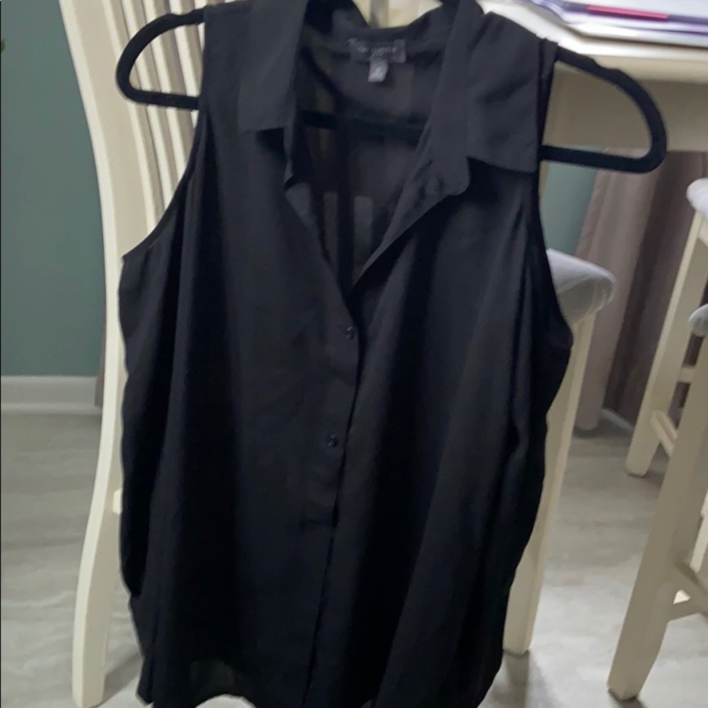 Like new women’s limited dress shirt.